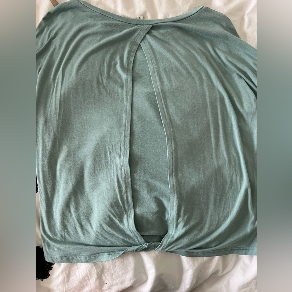 Open back athletic longsleeve top